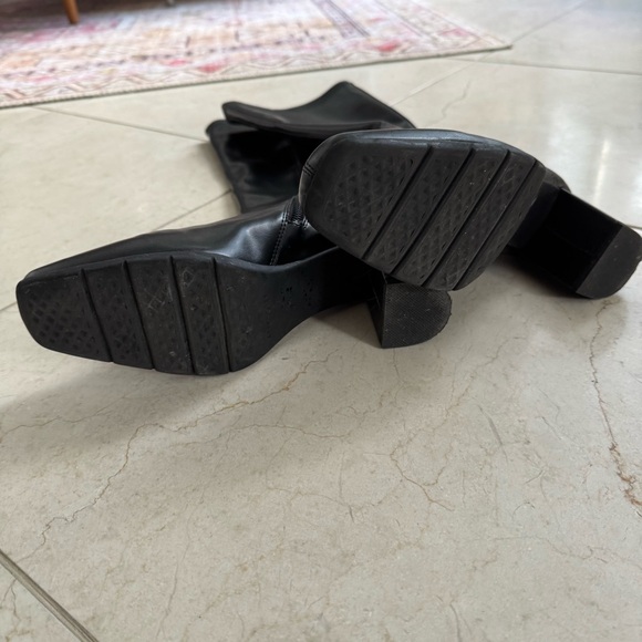 AEROSOLES Black Heeled Boots with Chunky Heel and Knee-High Design - Picture 5 of 6